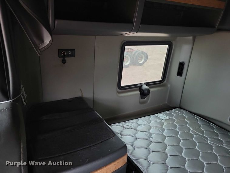 image for item DX6465 2017 International ProStar Plus 122 semi truck