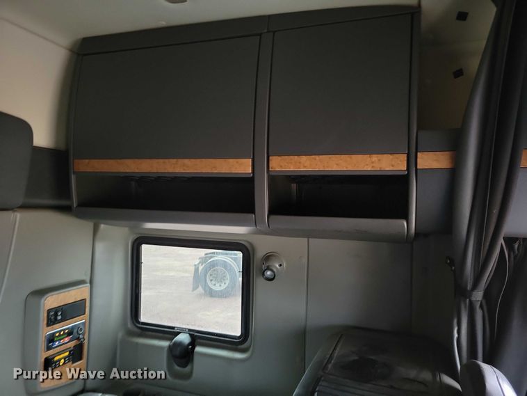 image for item DX6465 2017 International ProStar Plus 122 semi truck