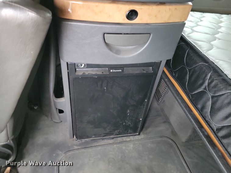 image for item DX6465 2017 International ProStar Plus 122 semi truck