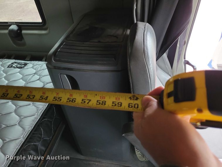 image for item DX6465 2017 International ProStar Plus 122 semi truck