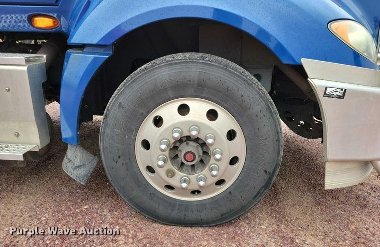 image for item DX6465 2017 International ProStar Plus 122 semi truck