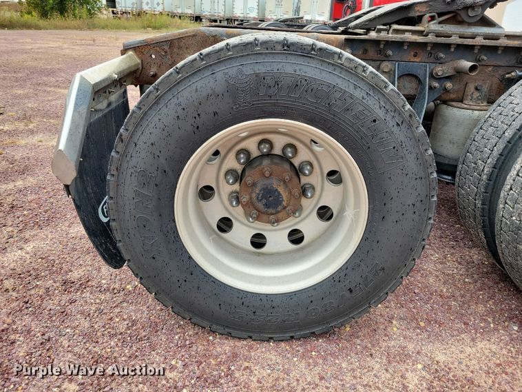 image for item DX6465 2017 International ProStar Plus 122 semi truck