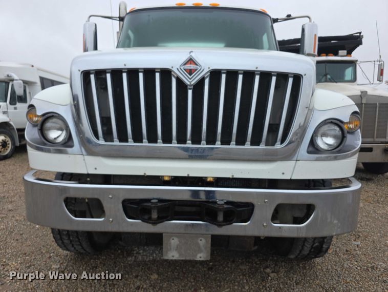 image for item DX7156 2016 International 7600 truck cab and chassis