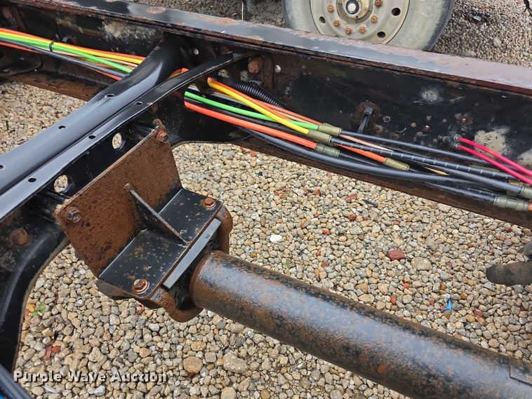 image for item DX7156 2016 International 7600 truck cab and chassis