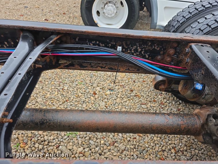 image for item DX7156 2016 International 7600 truck cab and chassis