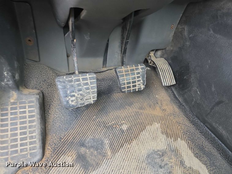 image for item DX7156 2016 International 7600 truck cab and chassis