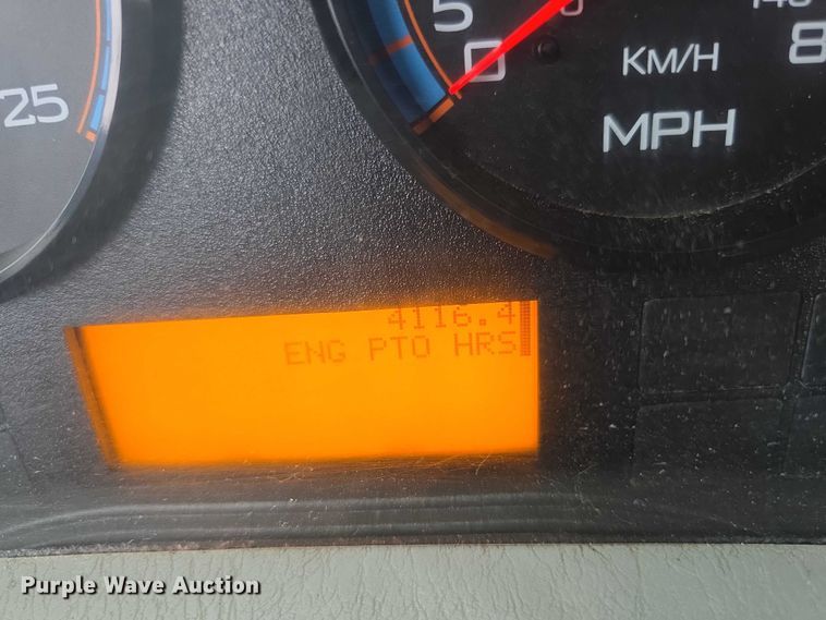 image for item DX7156 2016 International 7600 truck cab and chassis