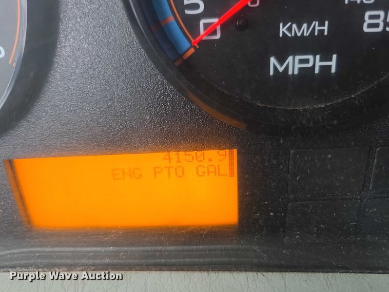 image for item DX7156 2016 International 7600 truck cab and chassis