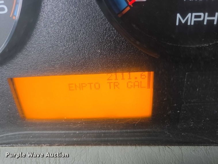 image for item DX7156 2016 International 7600 truck cab and chassis