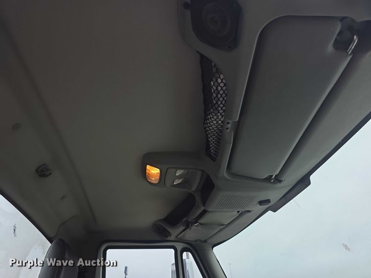 image for item DX7156 2016 International 7600 truck cab and chassis