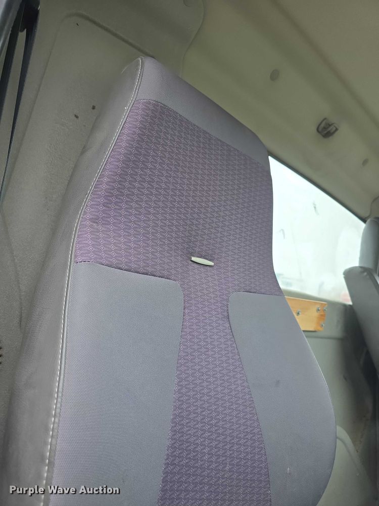 image for item DX7156 2016 International 7600 truck cab and chassis