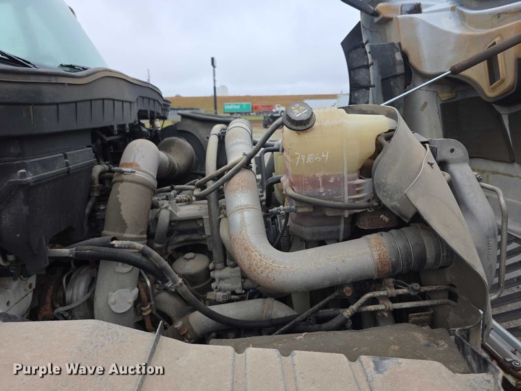 image for item DX7156 2016 International 7600 truck cab and chassis