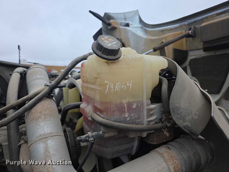 image for item DX7156 2016 International 7600 truck cab and chassis