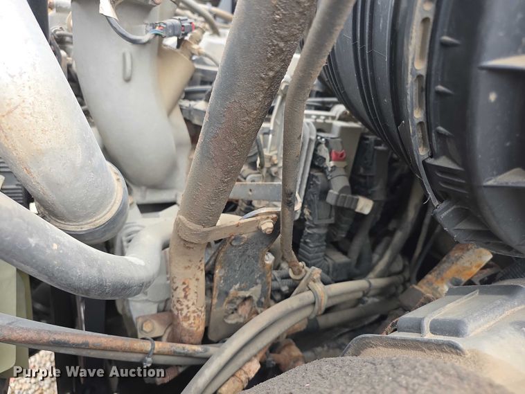 image for item DX7156 2016 International 7600 truck cab and chassis