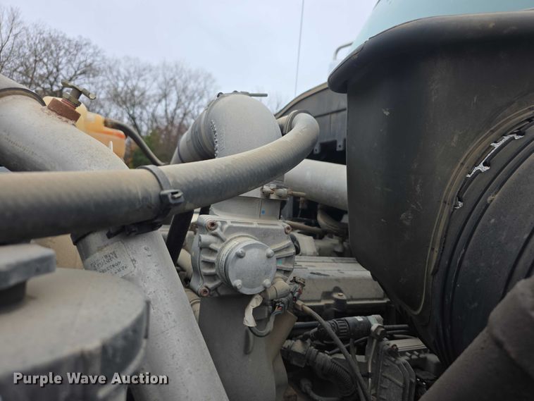 image for item DX7156 2016 International 7600 truck cab and chassis