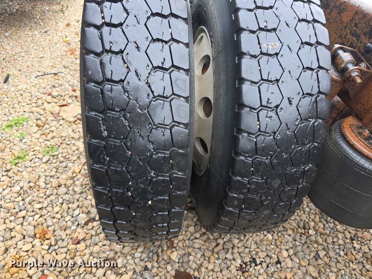 image for item DX7156 2016 International 7600 truck cab and chassis