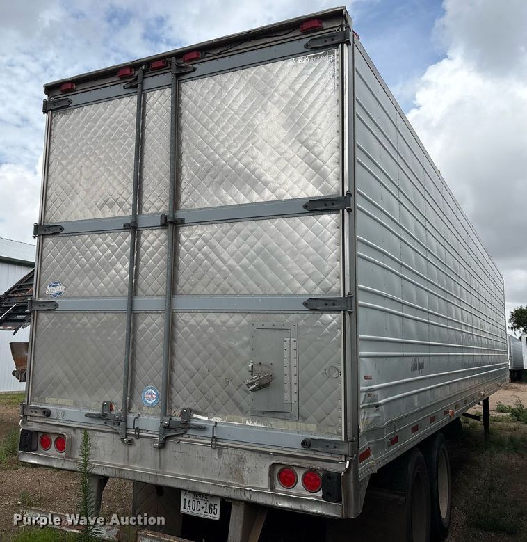 image for item DX7984 1997 Utility VS2R refrigerated van trailer
