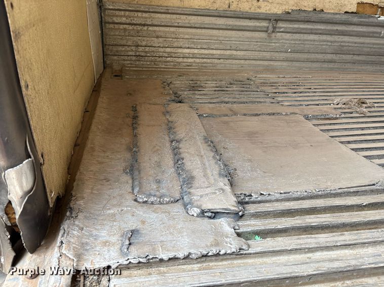 image for item DX7984 1997 Utility VS2R refrigerated van trailer