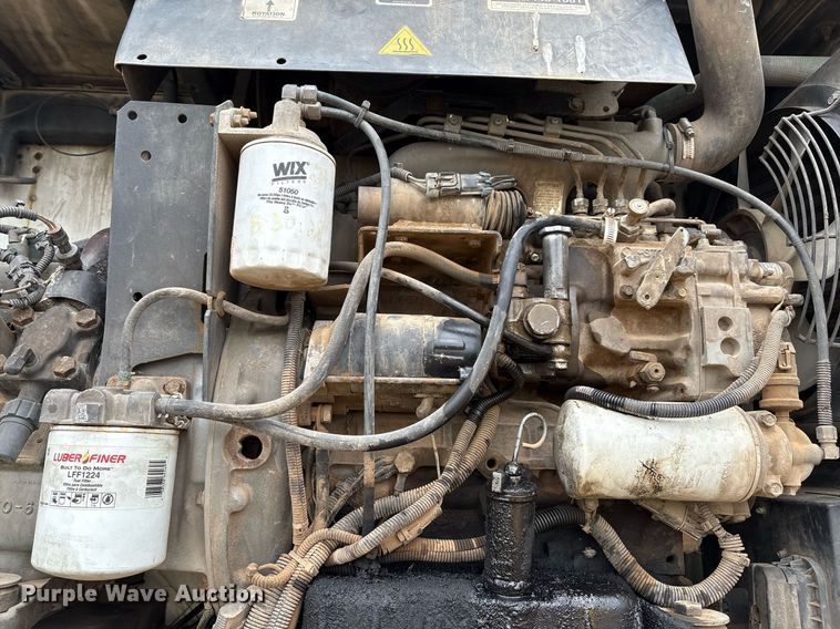 image for item DX7984 1997 Utility VS2R refrigerated van trailer