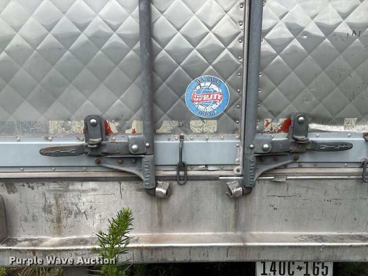 image for item DX7984 1997 Utility VS2R refrigerated van trailer