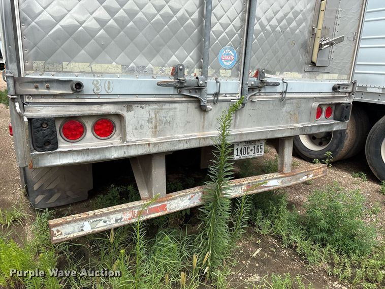 image for item DX7984 1997 Utility VS2R refrigerated van trailer