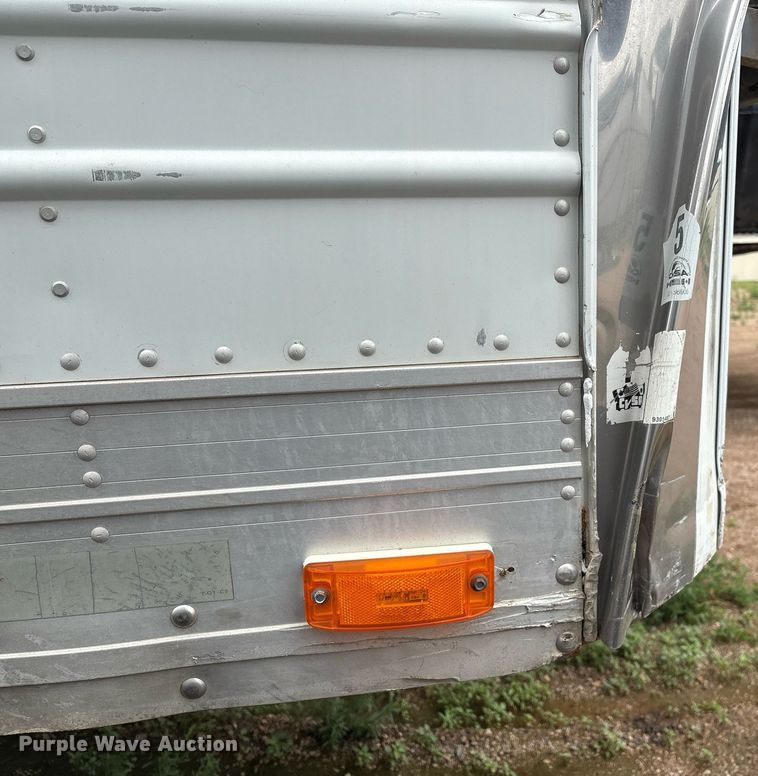 image for item DX7984 1997 Utility VS2R refrigerated van trailer