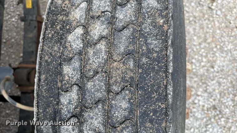 image for item DY8356 1995 International  4700 truck cab and chassis