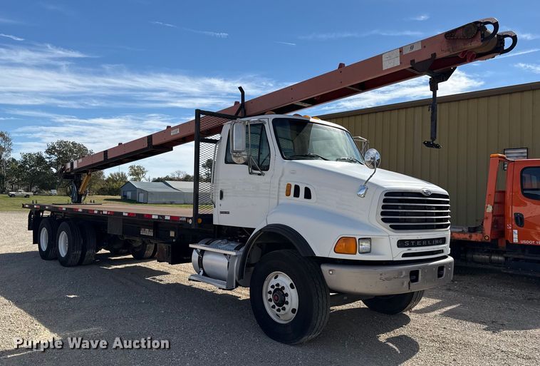 image for item DY8398 2005 Sterling L-Line shingle conveyor truck