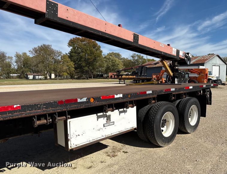 image for item DY8398 2005 Sterling L-Line shingle conveyor truck