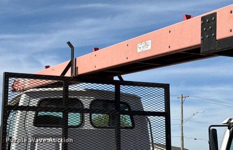 image for item DY8398 2005 Sterling L-Line shingle conveyor truck