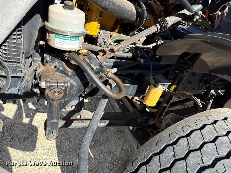 image for item DY8398 2005 Sterling L-Line shingle conveyor truck