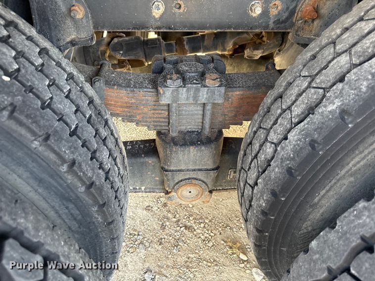 image for item DY8398 2005 Sterling L-Line shingle conveyor truck