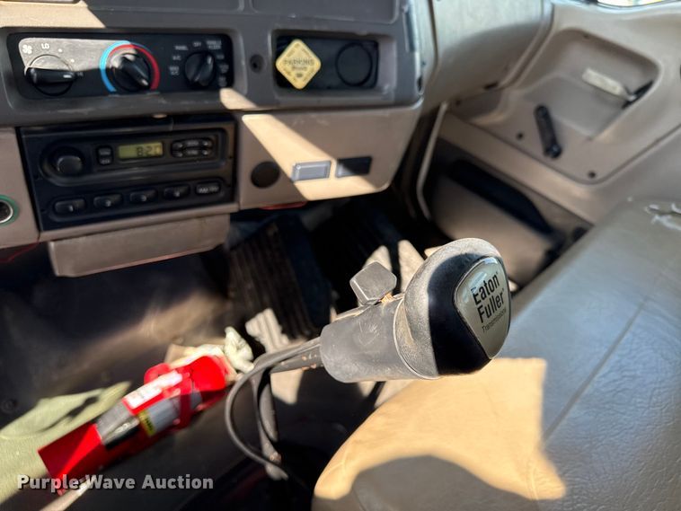 image for item DY8398 2005 Sterling L-Line shingle conveyor truck