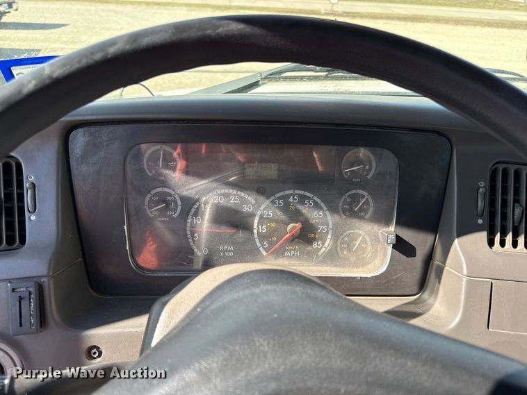 image for item DY8398 2005 Sterling L-Line shingle conveyor truck