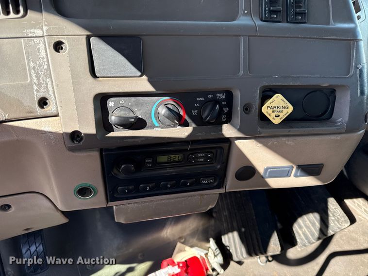 image for item DY8398 2005 Sterling L-Line shingle conveyor truck