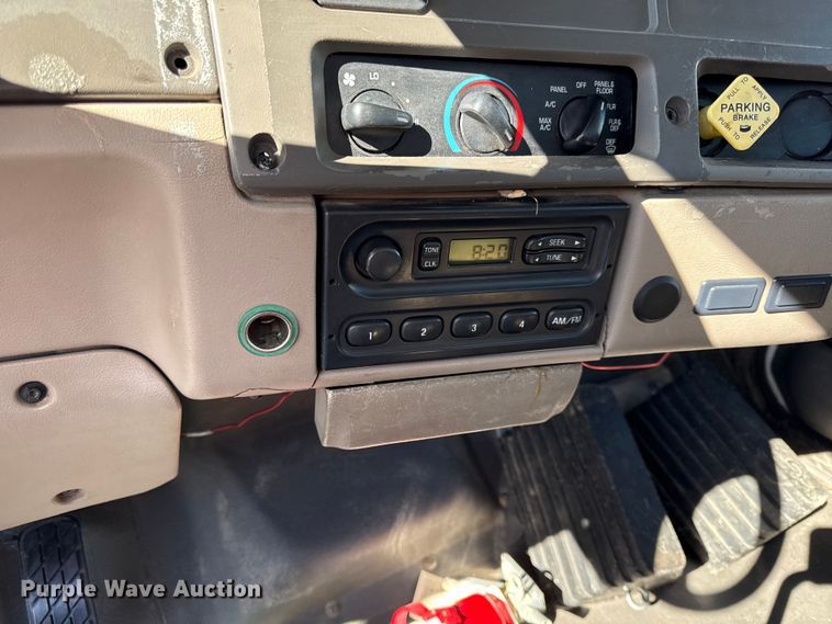 image for item DY8398 2005 Sterling L-Line shingle conveyor truck