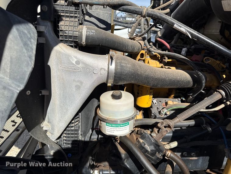 image for item DY8398 2005 Sterling L-Line shingle conveyor truck