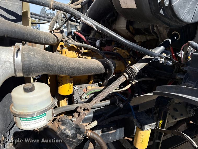 image for item DY8398 2005 Sterling L-Line shingle conveyor truck