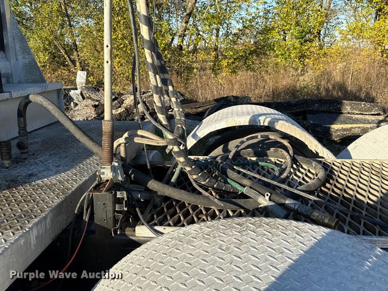 image for item DY8429 1994 Kenworth T600 semi truck