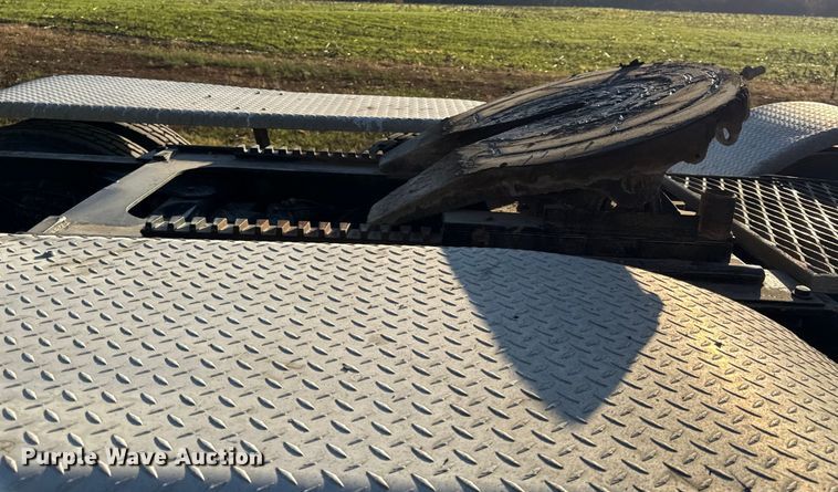 image for item DY8429 1994 Kenworth T600 semi truck