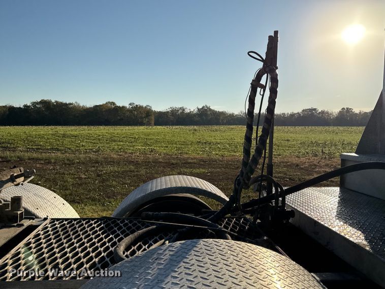 image for item DY8429 1994 Kenworth T600 semi truck