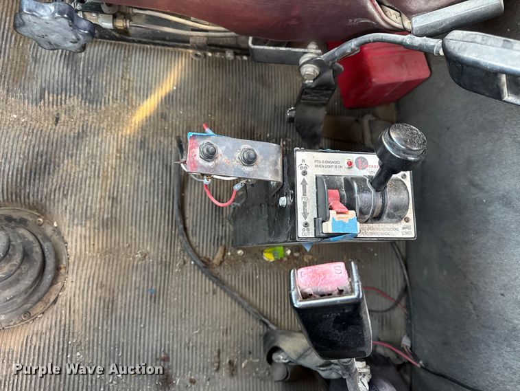 image for item DY8429 1994 Kenworth T600 semi truck