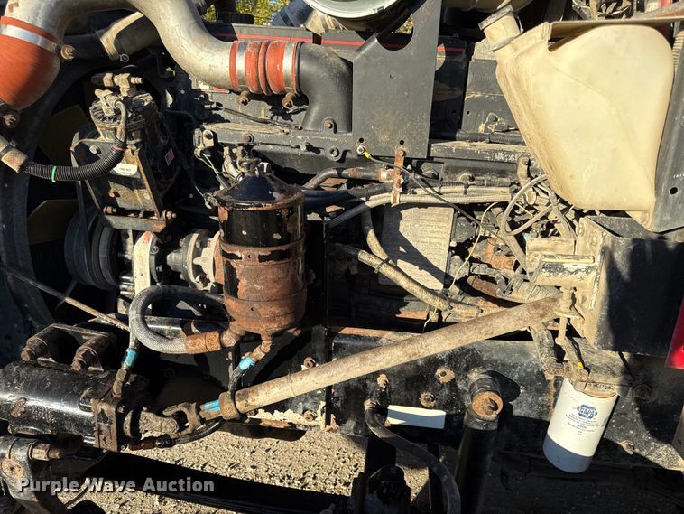 image for item DY8429 1994 Kenworth T600 semi truck