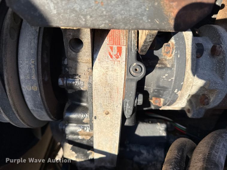 image for item DY8429 1994 Kenworth T600 semi truck