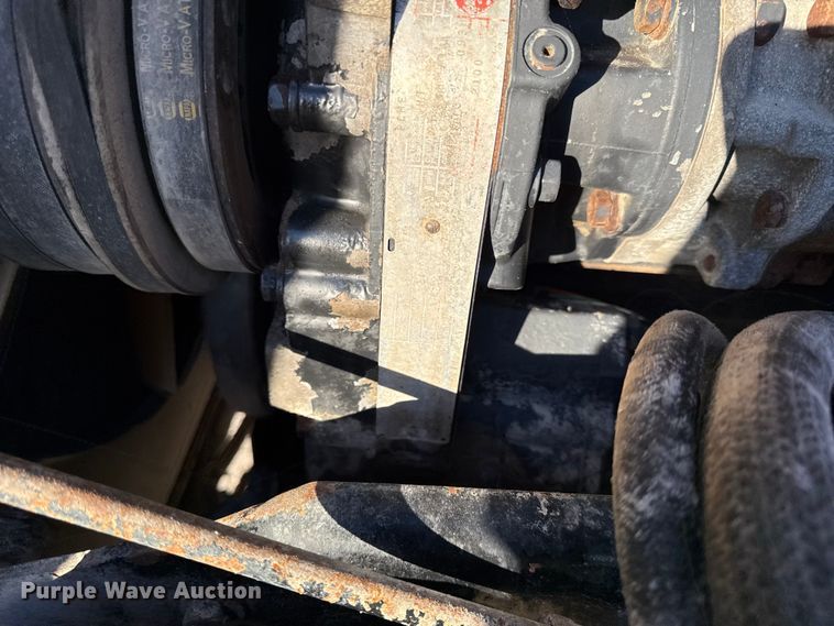 image for item DY8429 1994 Kenworth T600 semi truck