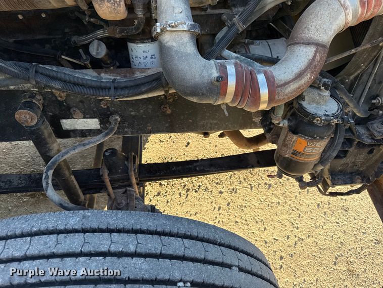 image for item DY8429 1994 Kenworth T600 semi truck