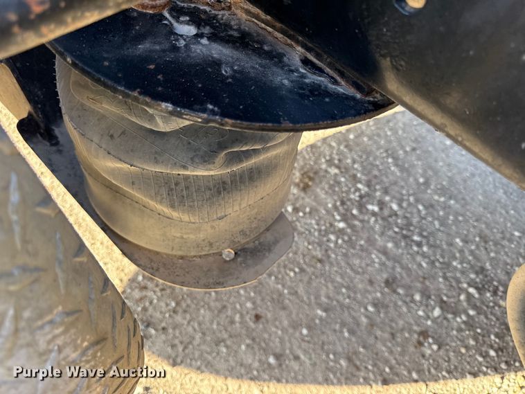 image for item DY8429 1994 Kenworth T600 semi truck