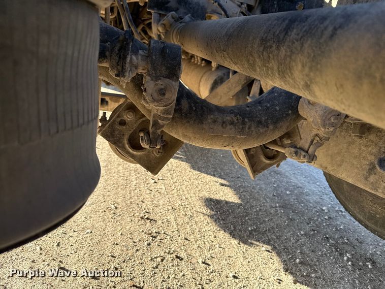 image for item DY8429 1994 Kenworth T600 semi truck