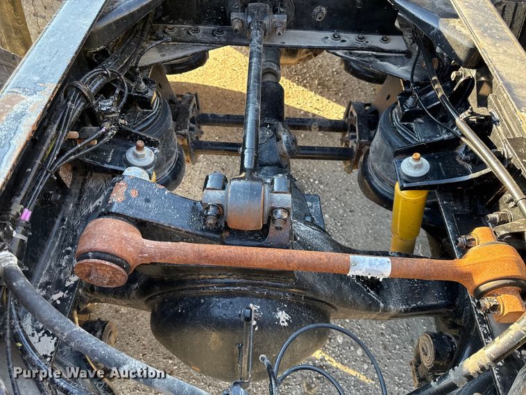 image for item DY8429 1994 Kenworth T600 semi truck