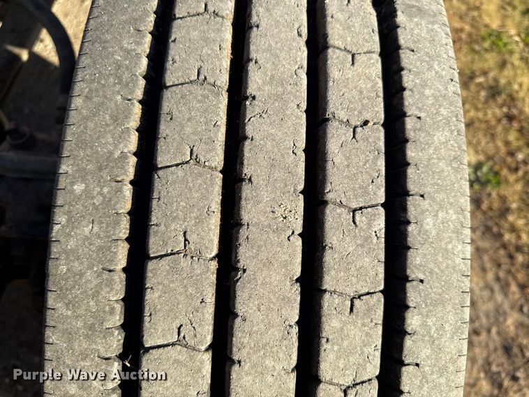 image for item DY8429 1994 Kenworth T600 semi truck